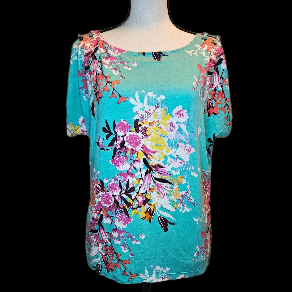 Floral Short Sleeve Blouse with Lace-Up‎ Sleeve Detail